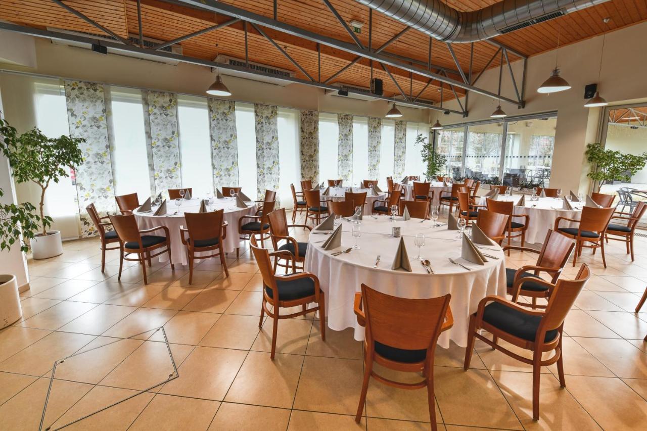 Hotel Jana Přerov Εξωτερικό φωτογραφία